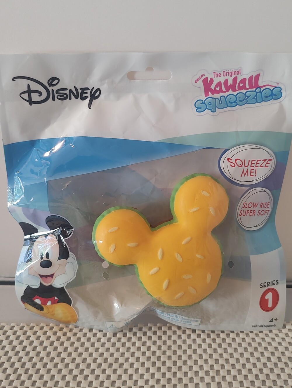 The Original Kawall Squeezies Disney Series 1 Mickey Mouse Burger Toy NWT